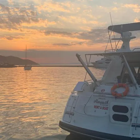 Botel Yacht Almyra A *