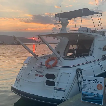 Botel Yacht Almyra A *