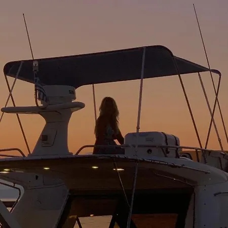 Botel Yacht Almyra A
