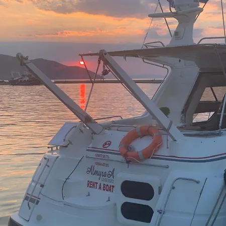 Yacht Almyra A Botel