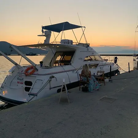 Yacht Almyra A Botel *